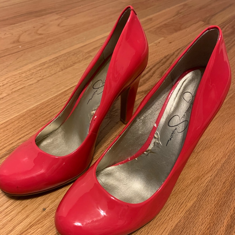 Jessica Simpson pink patent round toe heels